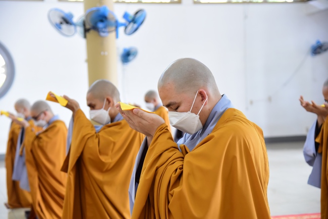 Lễ truyền giới Sa di Phương Trượng